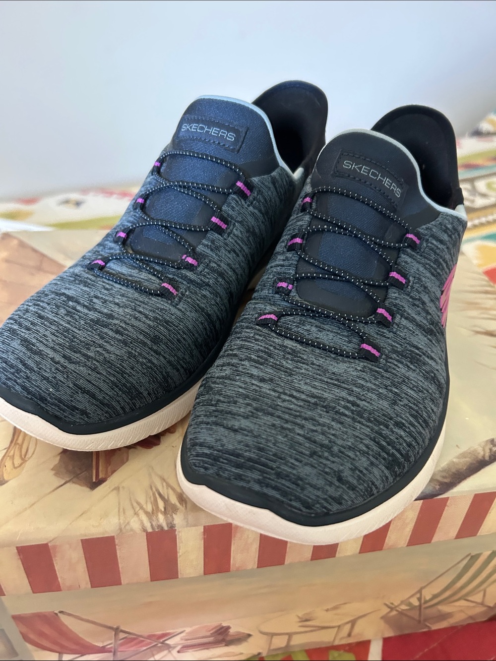 Skechers slip on